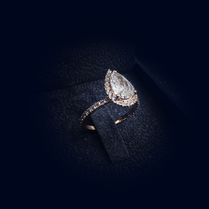 Bague solitaire avec halo